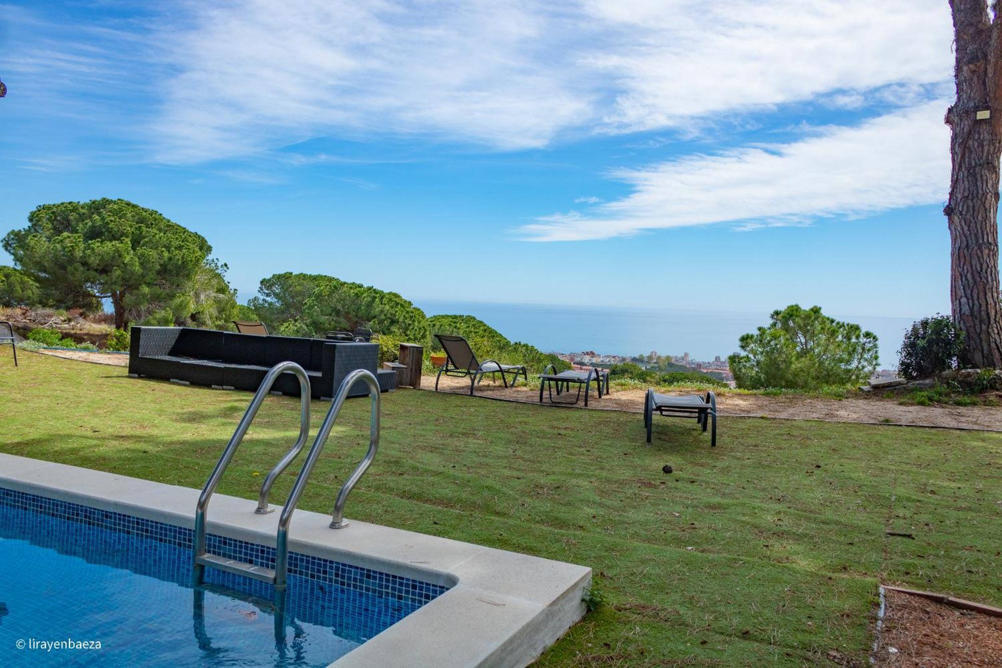 Villa Maresme & Villa Rosa Mataro Exterior photo